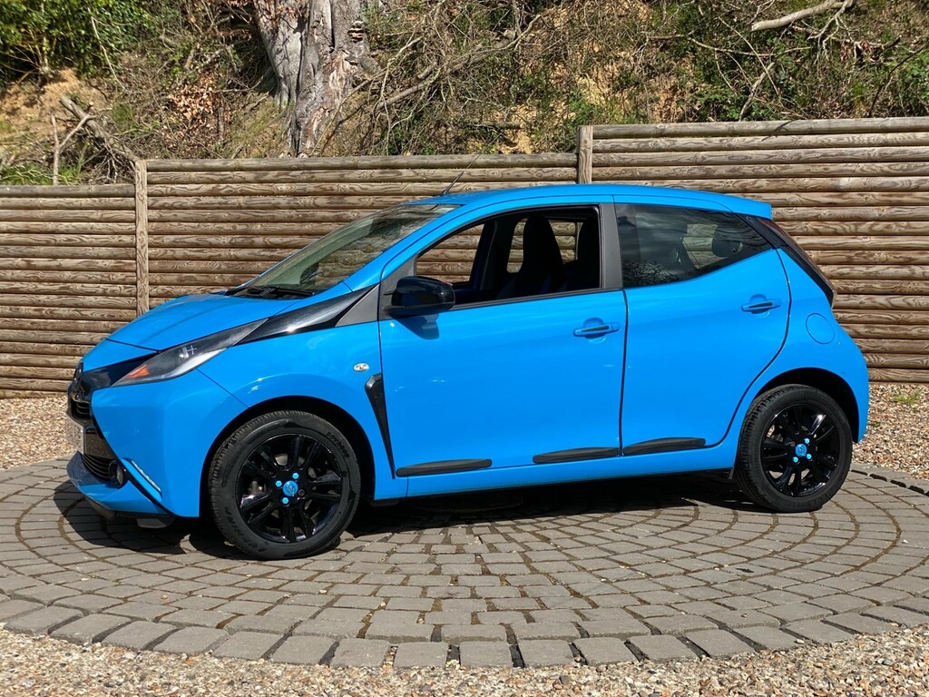 Toyota Aygo Hatchback Blue #4