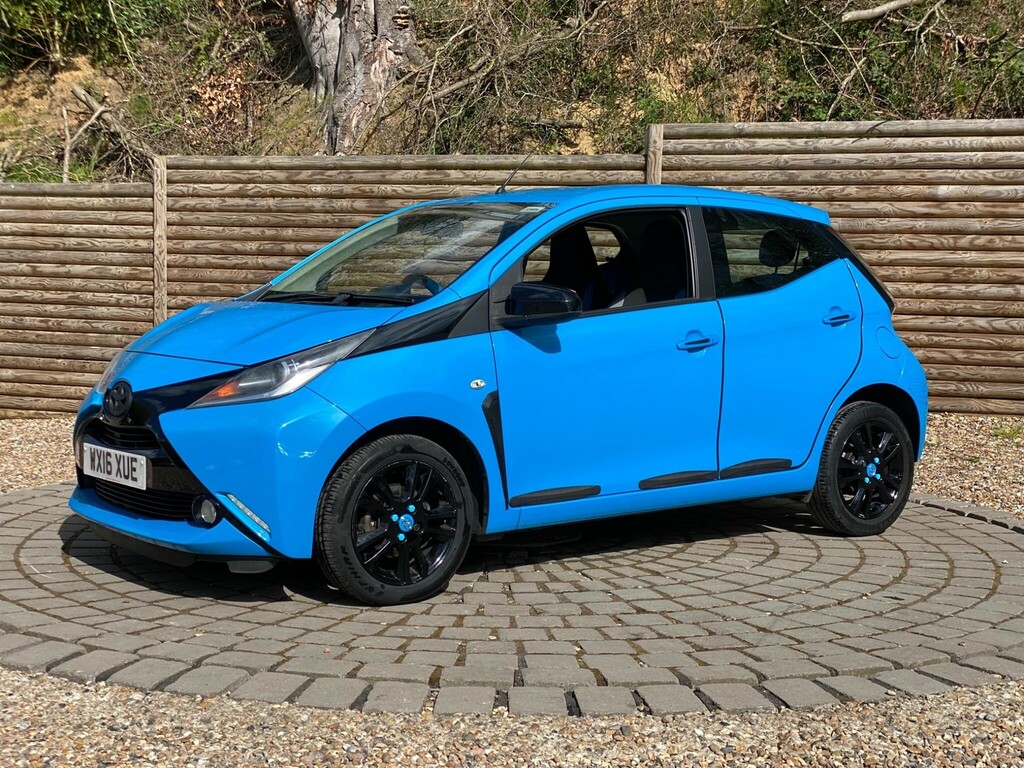Toyota Aygo Hatchback Blue