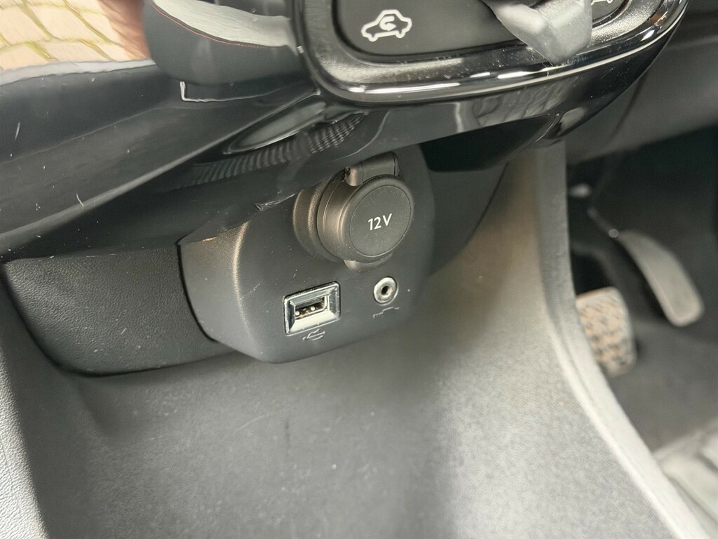Citroen C1 Hatchback 1.2 Puretech Feel Euro 6 201717 White #49