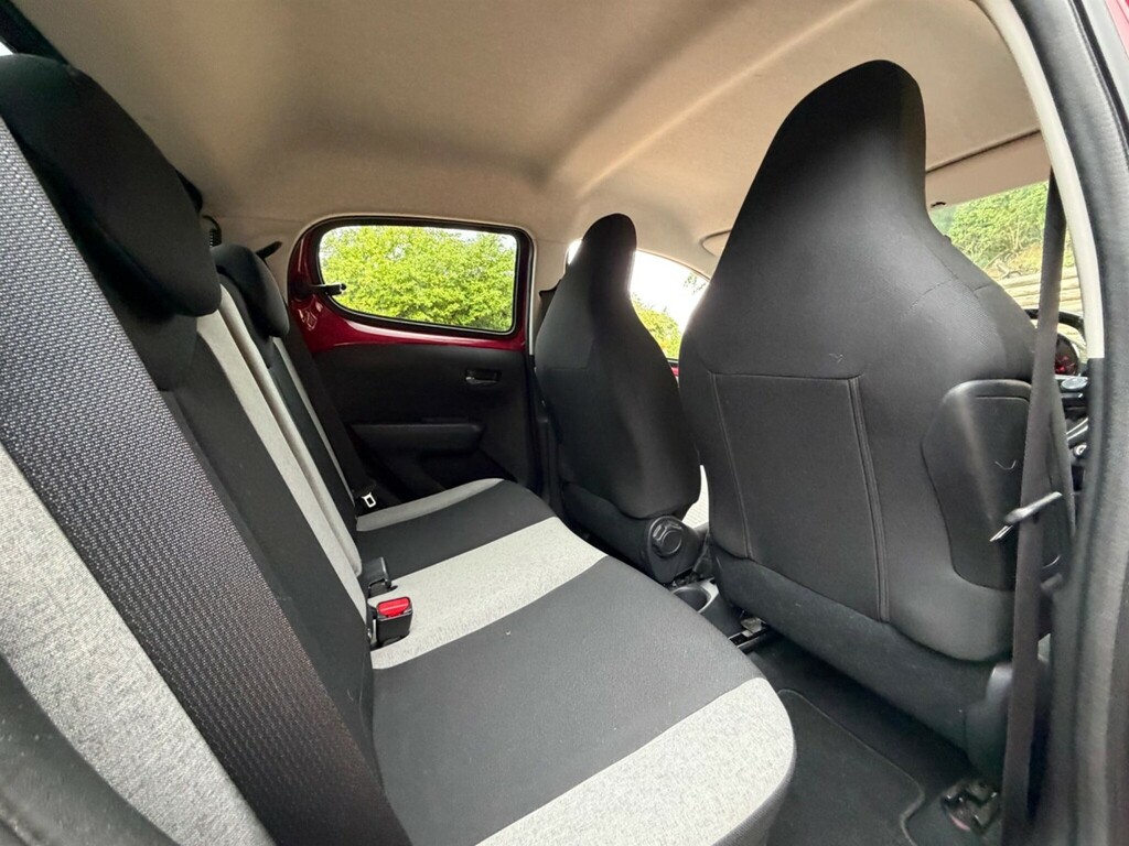 Citroen C1 Hatchback 1.2 Puretech Feel Euro 6 201717 White #25