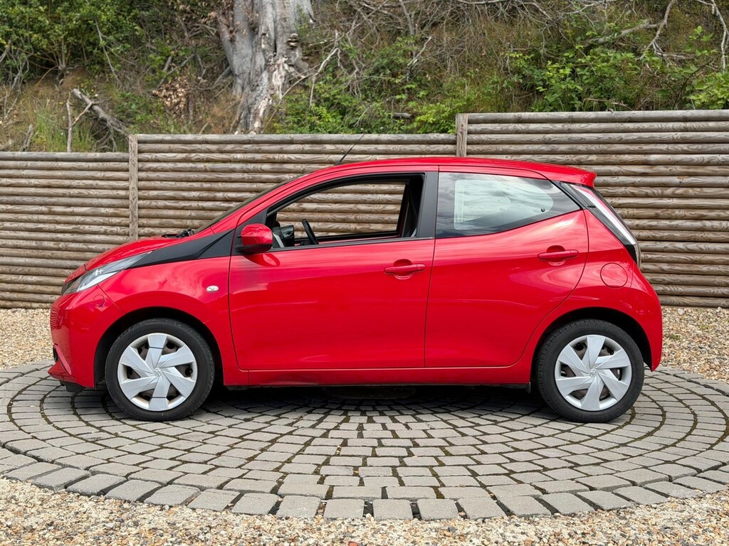 Toyota Aygo Aygo X-play Vvt-i Cvt Red #4