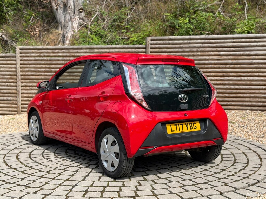Toyota Aygo Aygo X-play Vvt-i Cvt Red #6