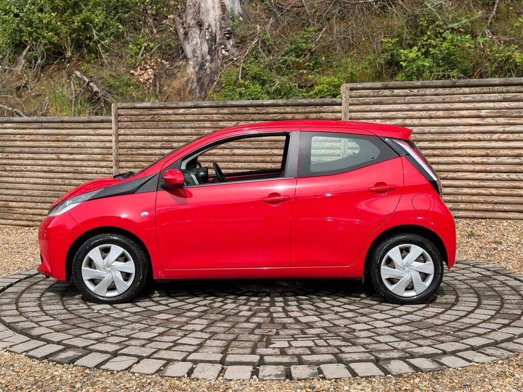 Toyota Aygo Aygo X-play Vvt-i Cvt Red #5