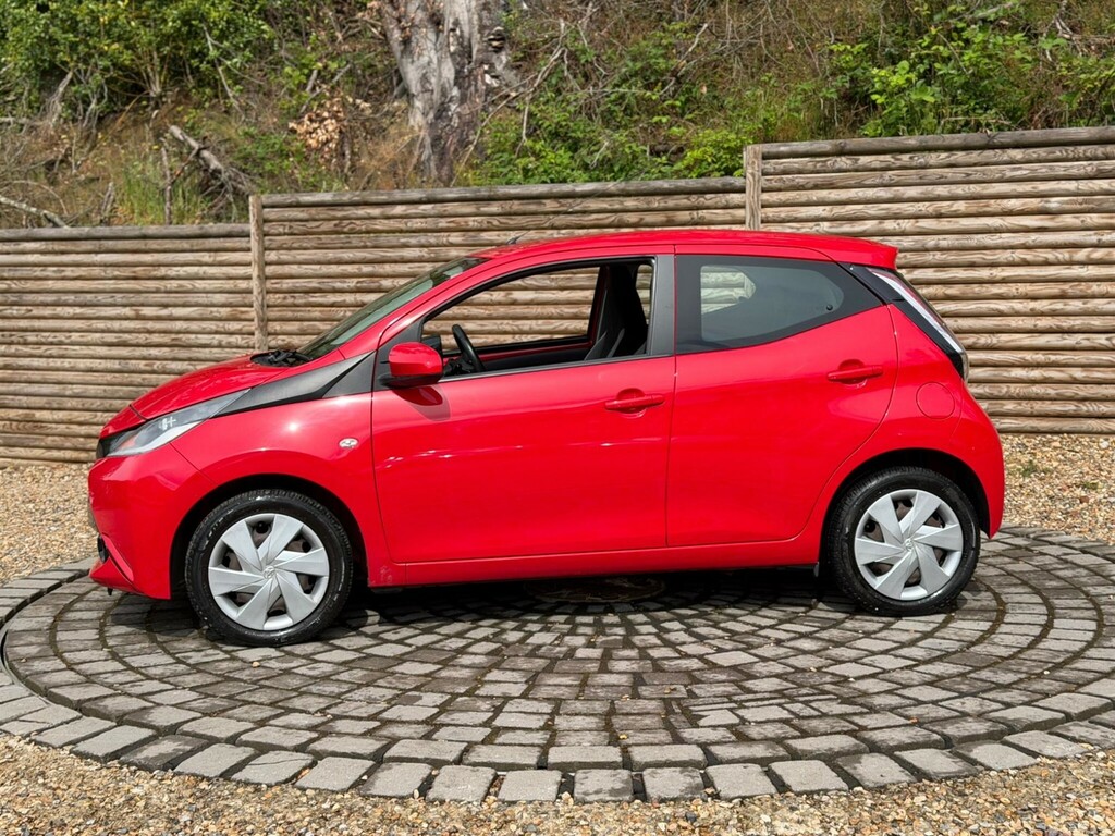 Toyota Aygo Aygo X-play Vvt-i Cvt Red #4