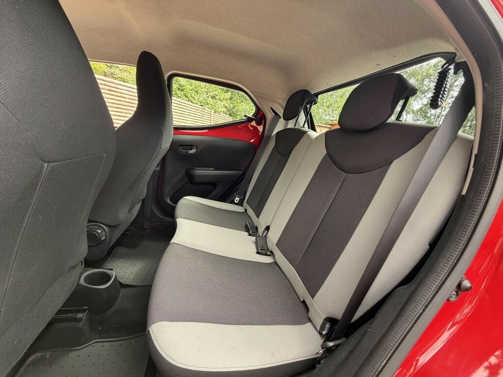 Toyota Aygo 1.0 Vvt-i Yellow #16