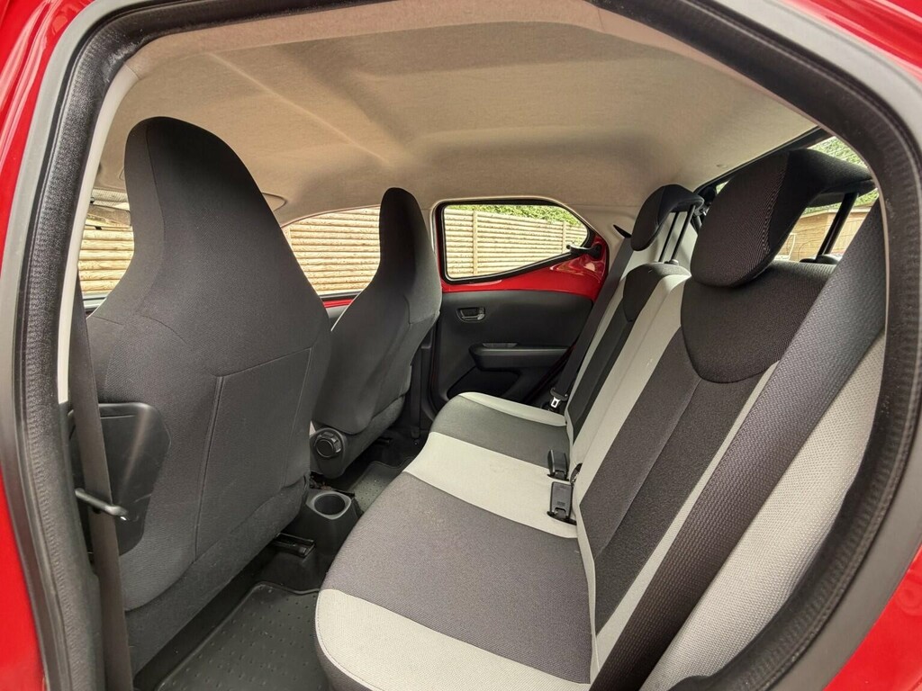 Toyota Aygo 1.0 Vvt-i Yellow #12