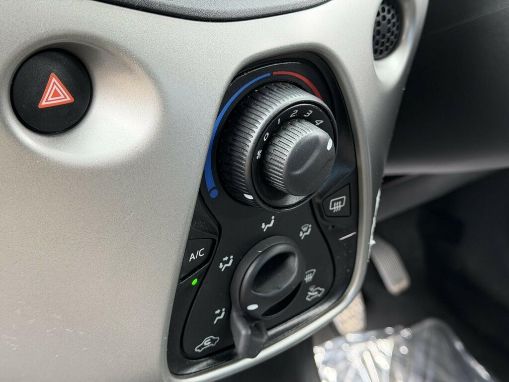Toyota Aygo 1.0 Vvt-i Yellow #70