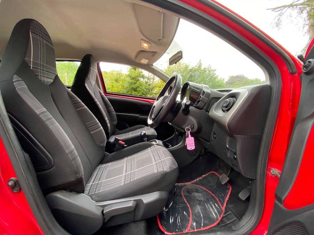 Peugeot 108 1.0 Active White #24