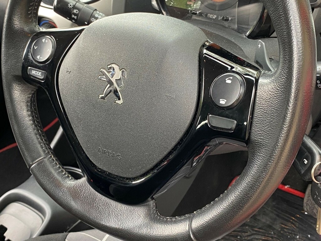 Peugeot 108 1.0 Active White #36
