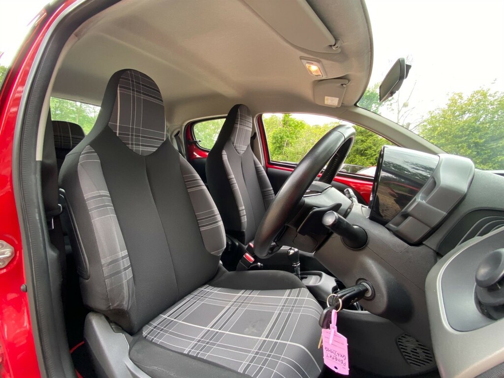 Peugeot 108 1.0 Active White #23