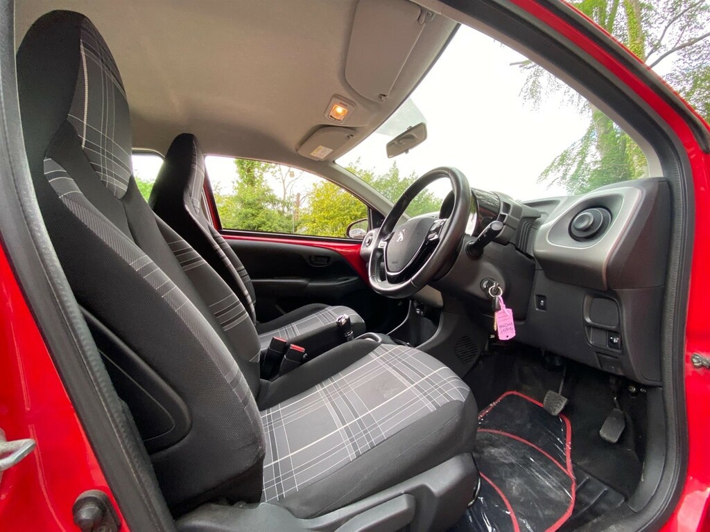 Peugeot 108 1.0 Active White #25