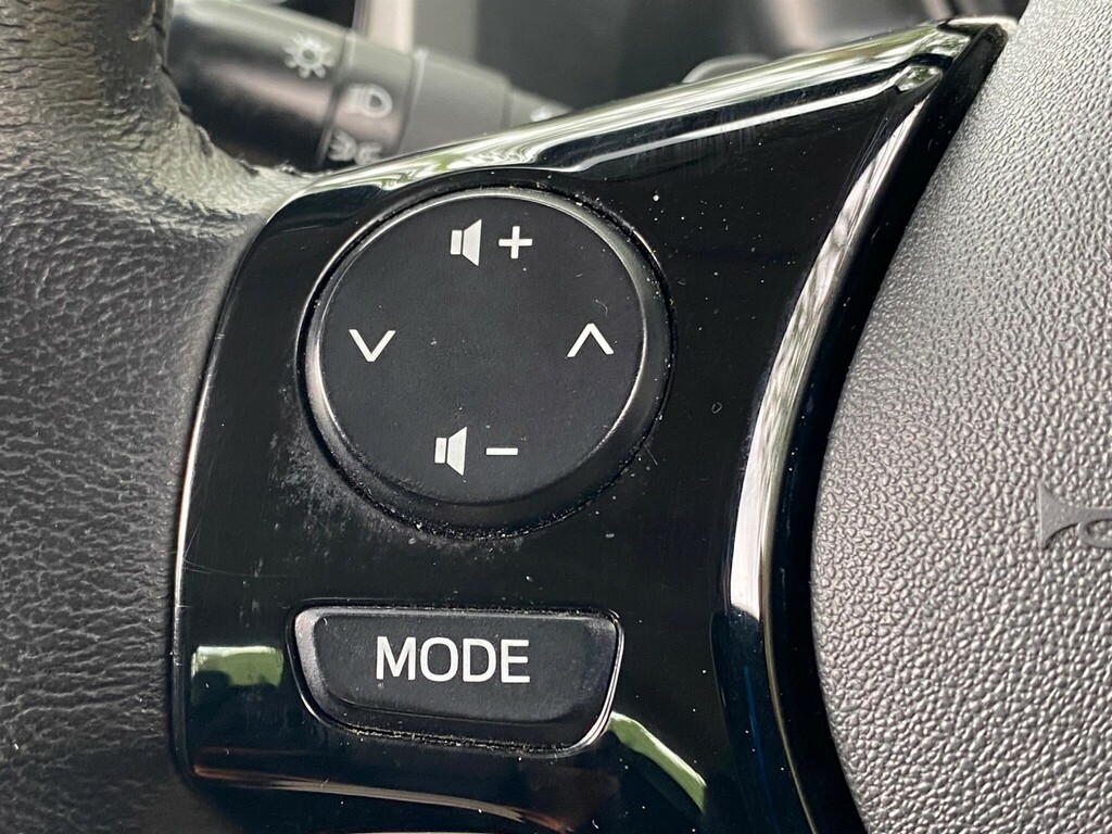 Peugeot 108 1.0 Active White #30