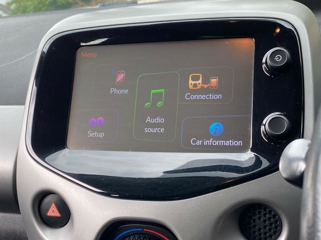 Peugeot 108 1.0 Active White #34