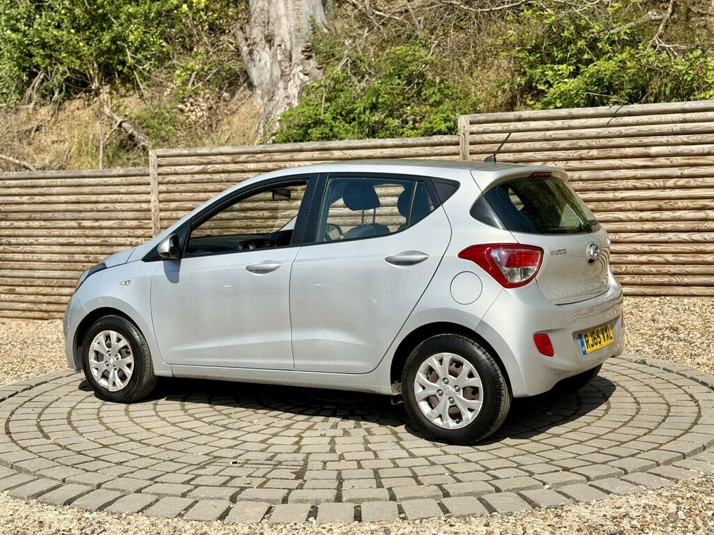 Hyundai I10 Hatchback Silver #5