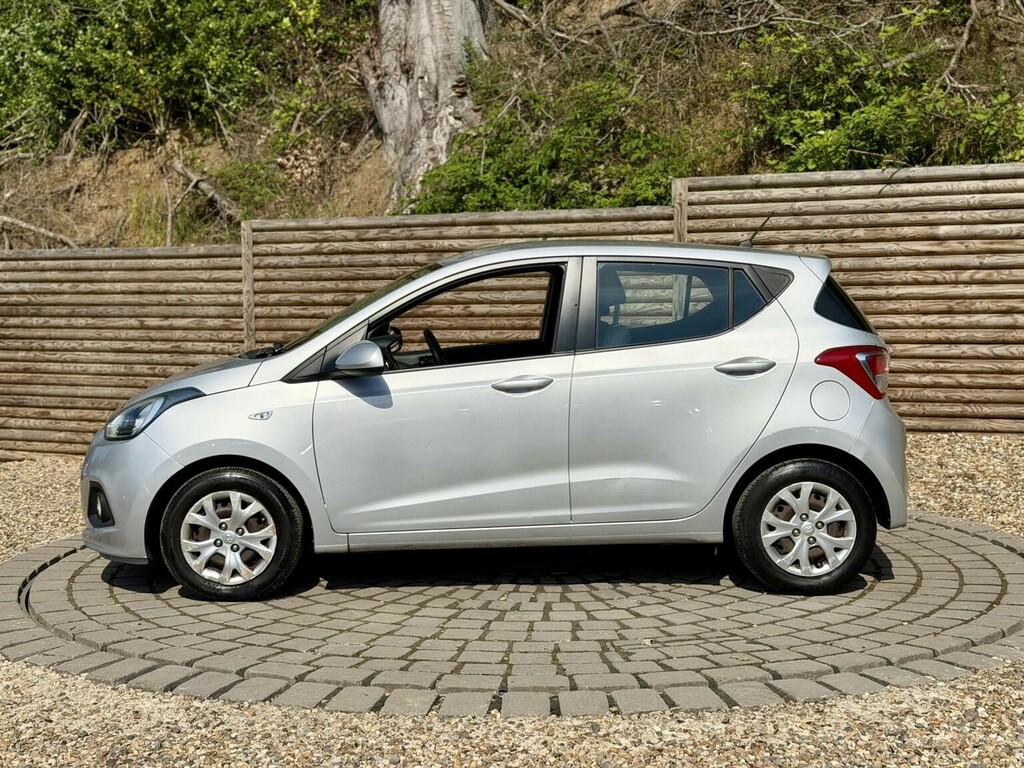 Hyundai I10 Hatchback Silver #4