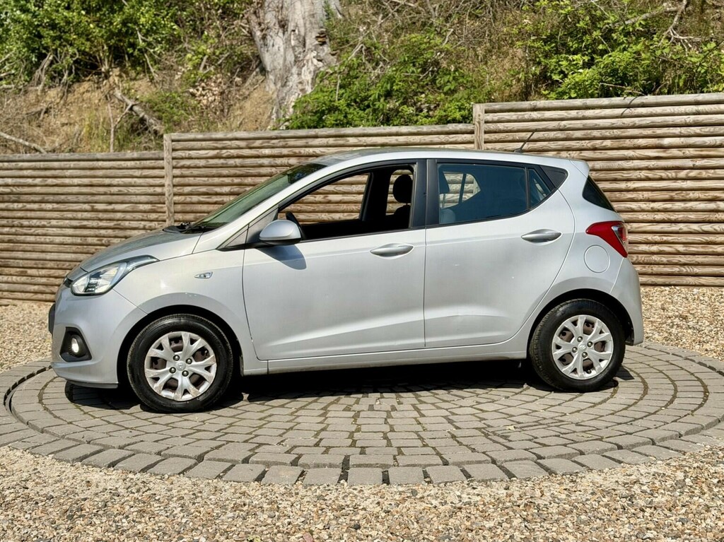 Hyundai I10 Hatchback Silver #3