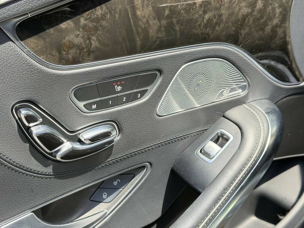 Mercedes-Benz S Class Saloon Black #72
