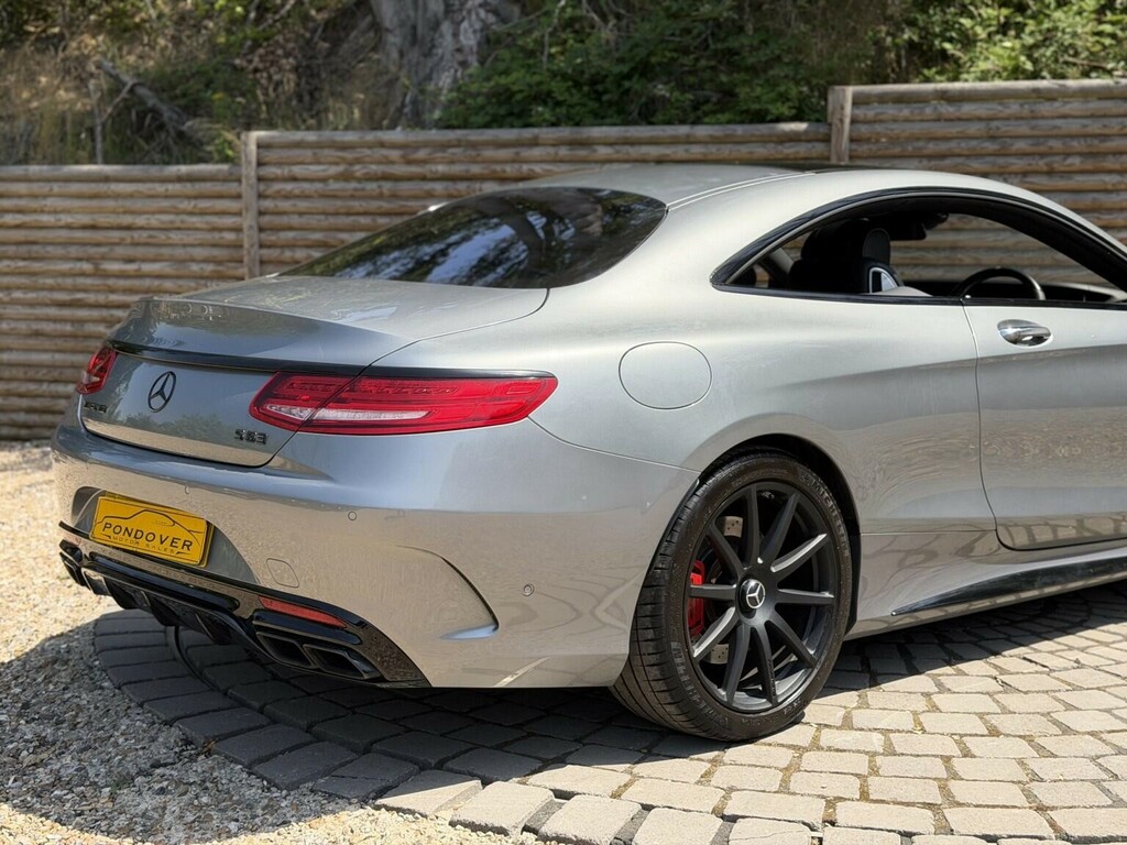 Mercedes-Benz S Class Saloon Black #82
