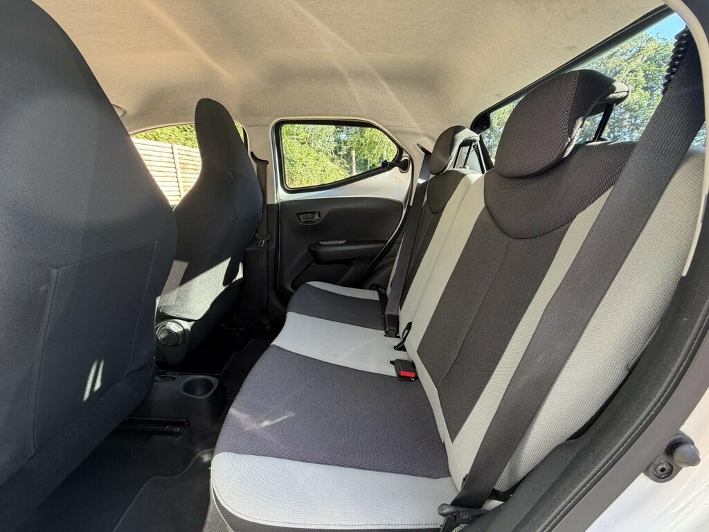 Toyota Aygo Hatchback White #7