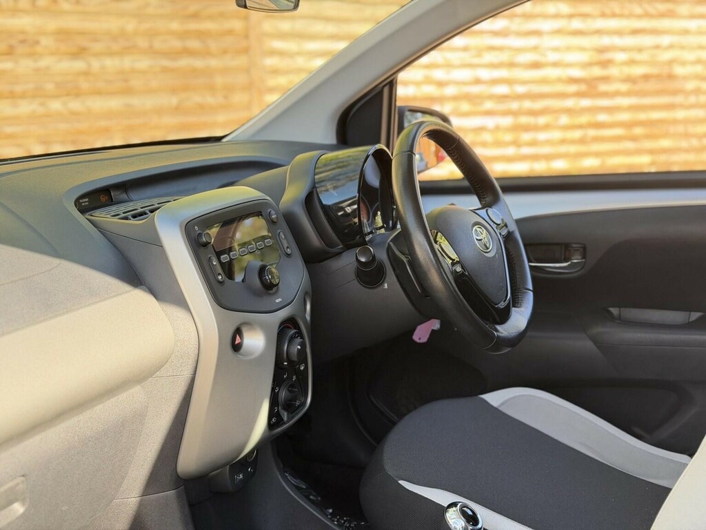 Toyota Aygo Hatchback Silver