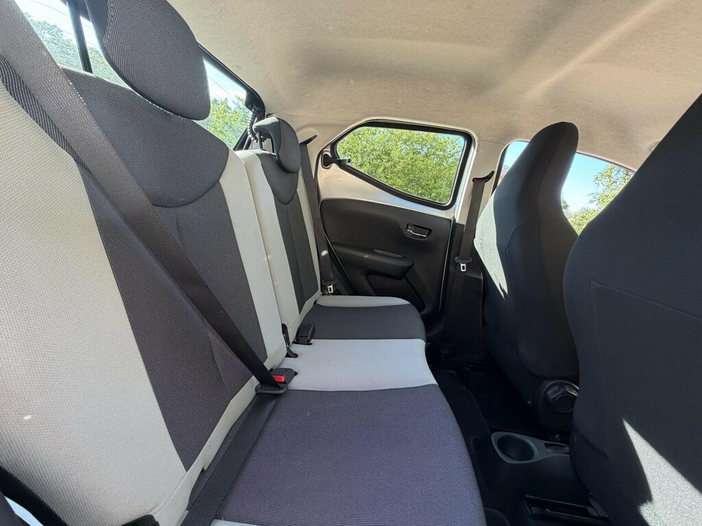 Toyota Aygo Hatchback White #11