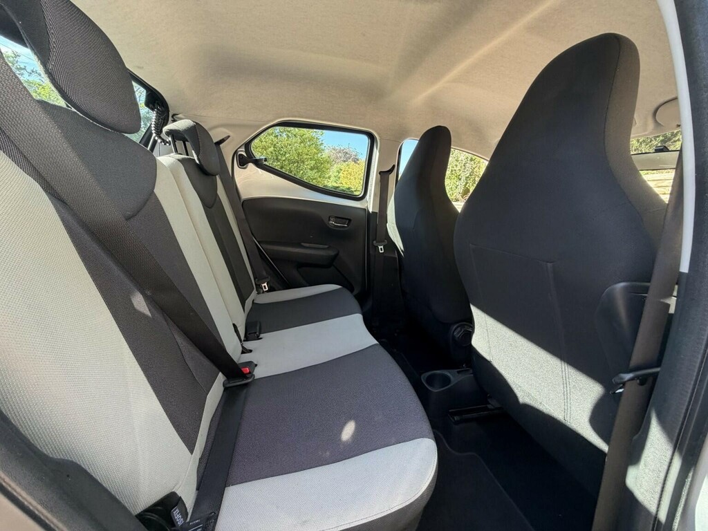 Toyota Aygo Hatchback White #10