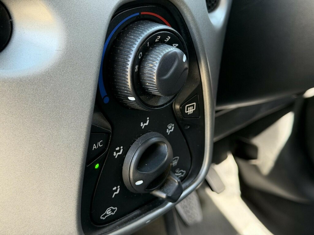 Peugeot 108 1.0L Active Blue #51