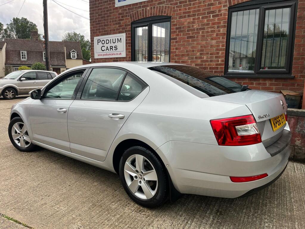 Skoda Octavia Hatchback 1.4 Tsi Se Dsg Euro 6 Ss Silver #4