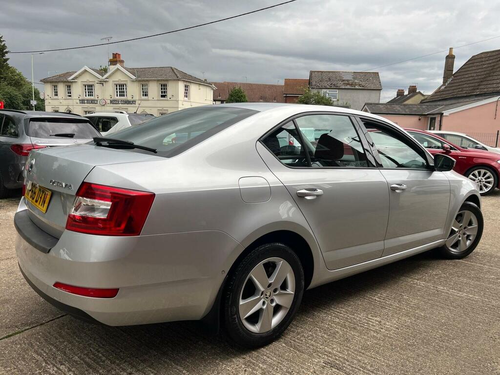 Skoda Octavia Hatchback 1.4 Tsi Se Dsg Euro 6 Ss Silver #6