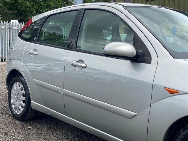 Ford Focus 1.6I 16V Zetec Blue #22