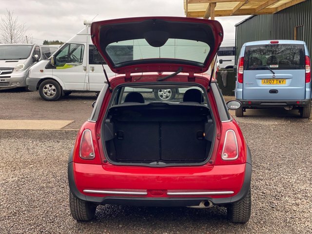 Mini Hatch 1.6 Cooper Blue #37
