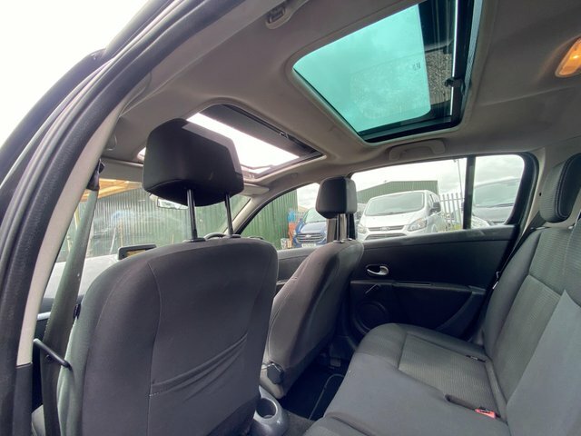 Renault Clio Tomtom Edition 74 Silver #17