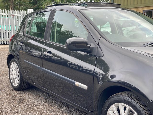 Renault Clio Tomtom Edition 74 Silver #26