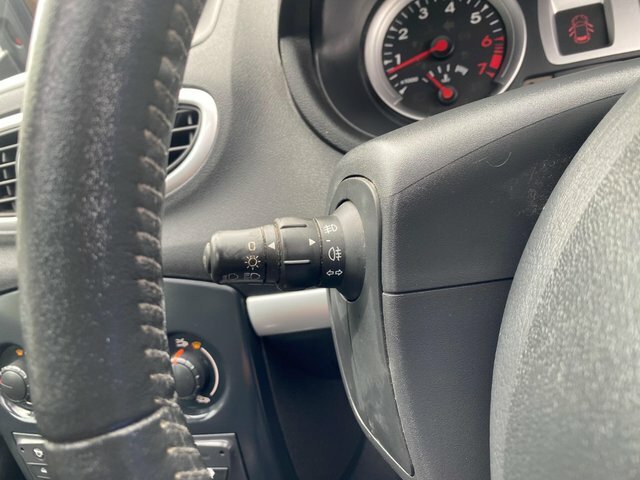 Renault Clio Tomtom Edition 74 Silver #36