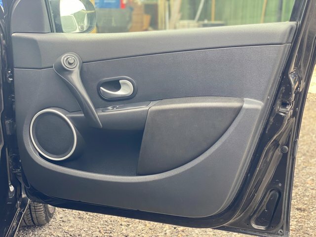 Renault Clio Tomtom Edition 74 Silver #40
