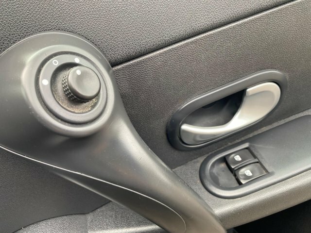 Renault Clio Tomtom Edition 74 Silver #39