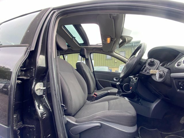 Renault Clio 1.2 Tce Dynamique Euro 4 Black #6
