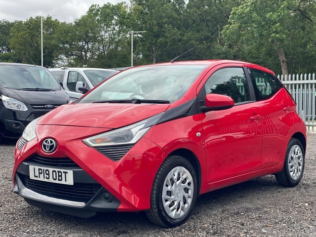 Toyota Aygo 1.0 Vvt-i X-play Euro 6 Red #2