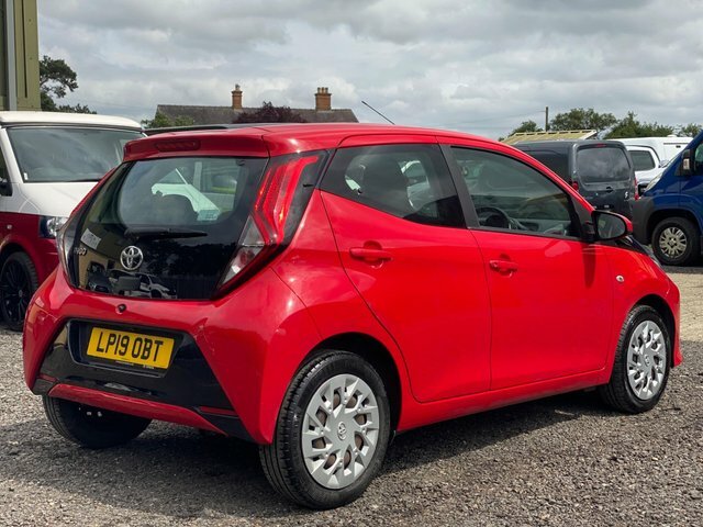 Toyota Aygo 1.0 Vvt-i X-play Euro 6 Red #4