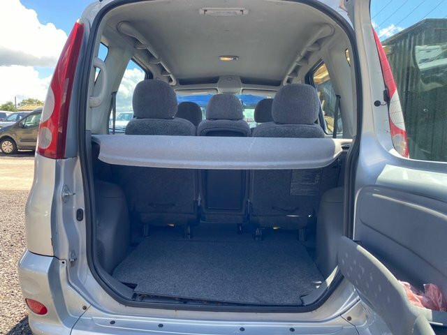 Toyota Verso Hatchback Red #11