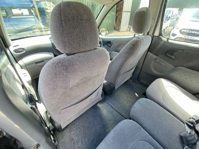 Toyota Verso Hatchback Red #17