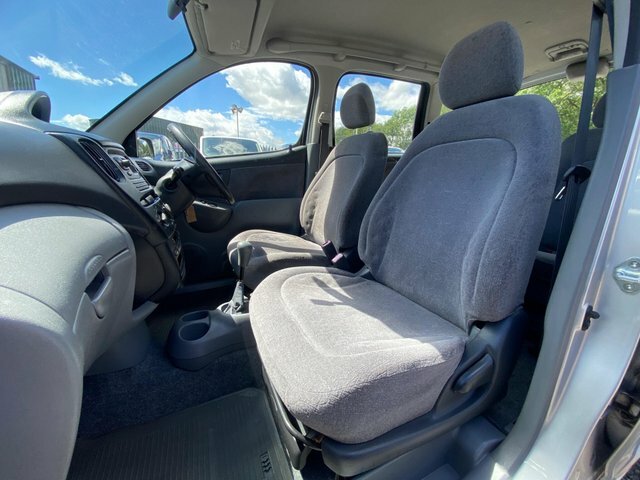Toyota Verso Hatchback Red #51