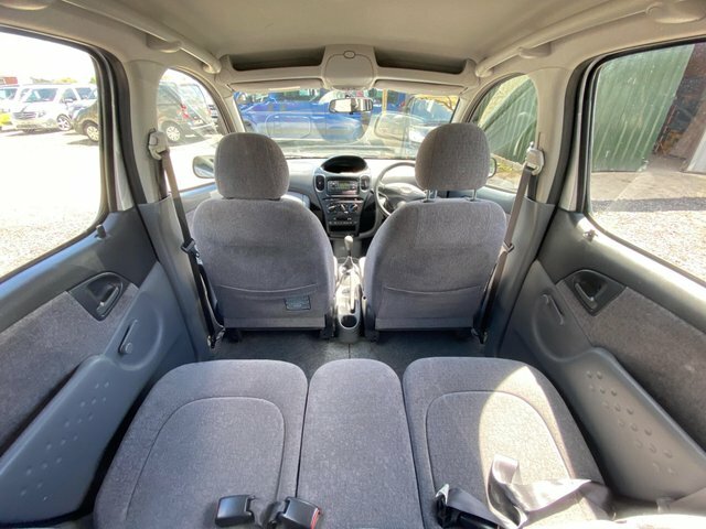 Toyota Verso Hatchback Red #13