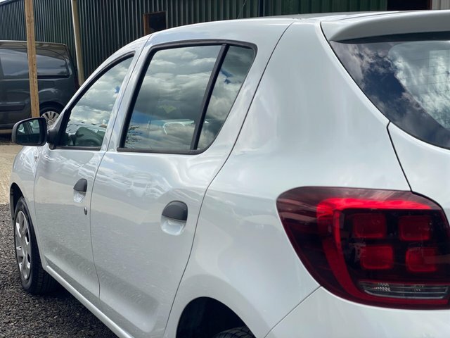 Dacia Sandero 1.0 Ambiance Sce White #23