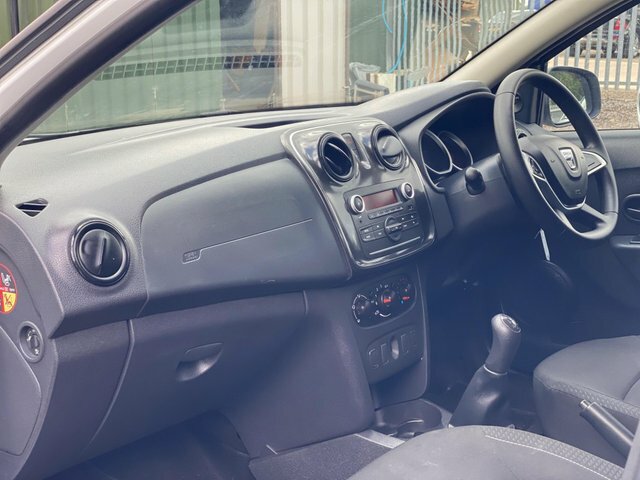 Dacia Sandero 1.0 Ambiance Sce White #50
