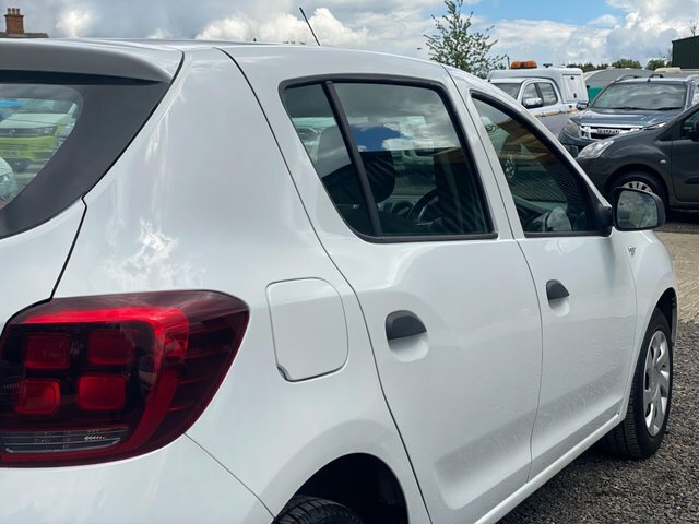 Dacia Sandero 1.0 Ambiance Sce White #25