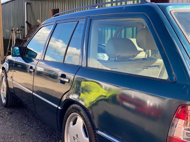 Mercedes-Benz E Class 2.8 E280 Estate 190 Bhp Blue #25