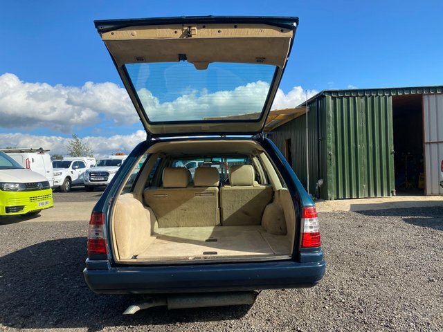 Mercedes-Benz E Class 2.8 E280 Estate 190 Bhp Blue #9