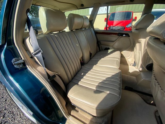 Mercedes-Benz E Class 2.8 E280 Estate 190 Bhp Blue #38
