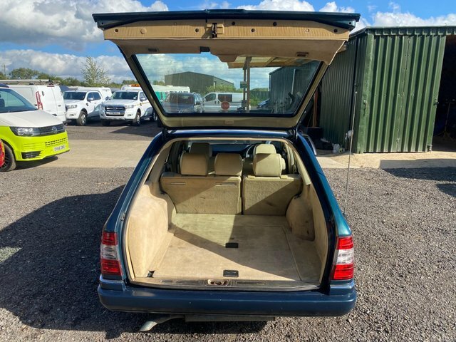 Mercedes-Benz E Class 2.8 E280 Estate 190 Bhp Blue #41